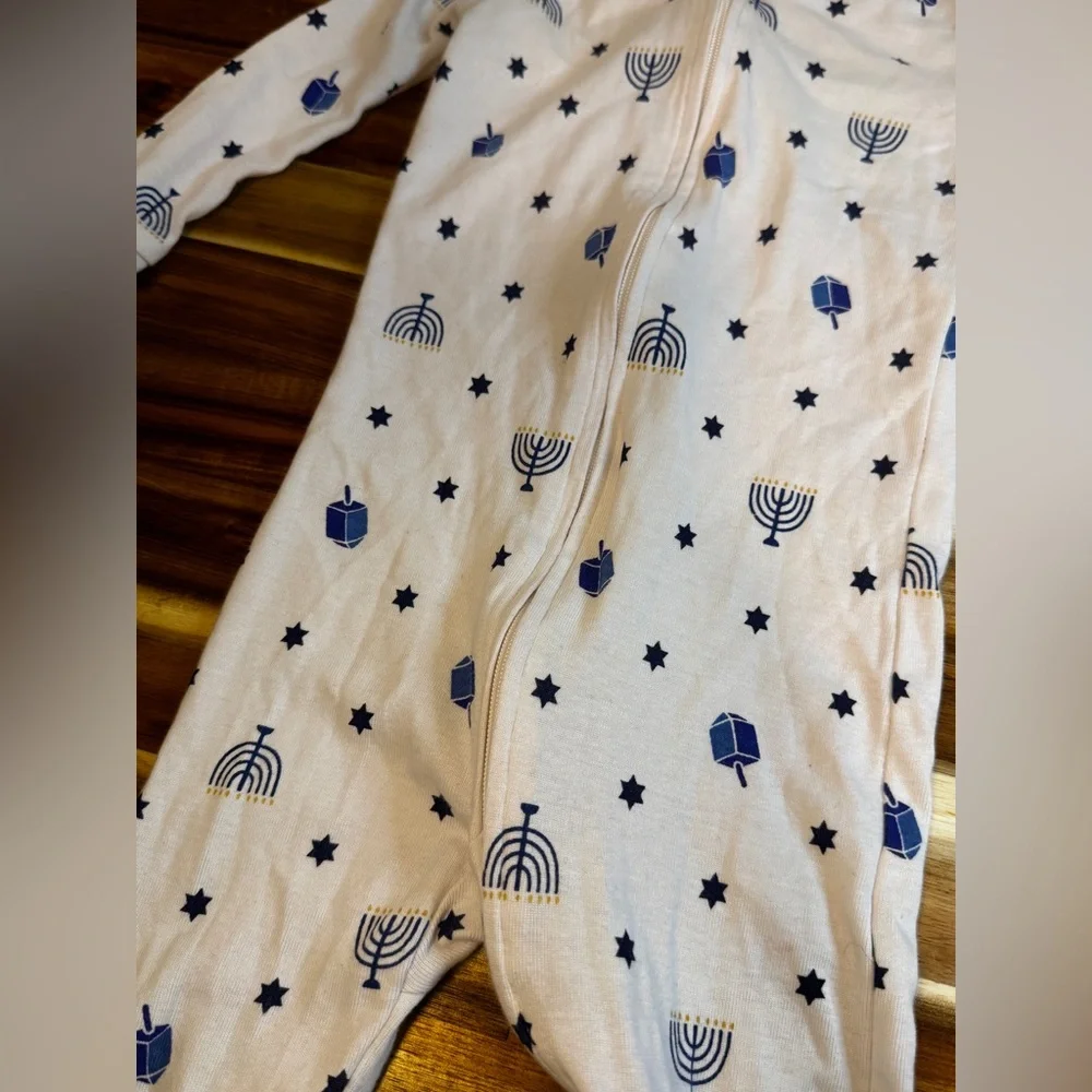 GAP Menorah Dreidel Footed Sleeper 18-24mo Organic Cotton Zipper‎ Hanukkah PJs